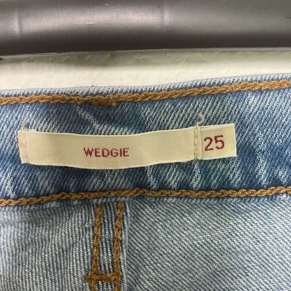 Levi’s Women’s Wedgie Distressed Premium‎ Button Fly Straight Leg Jeans Size 25 - Picture 7 of 12